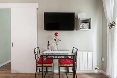 Camp Nou , Fira Barcelona Apartment Оспиталет-де-Льобрегат